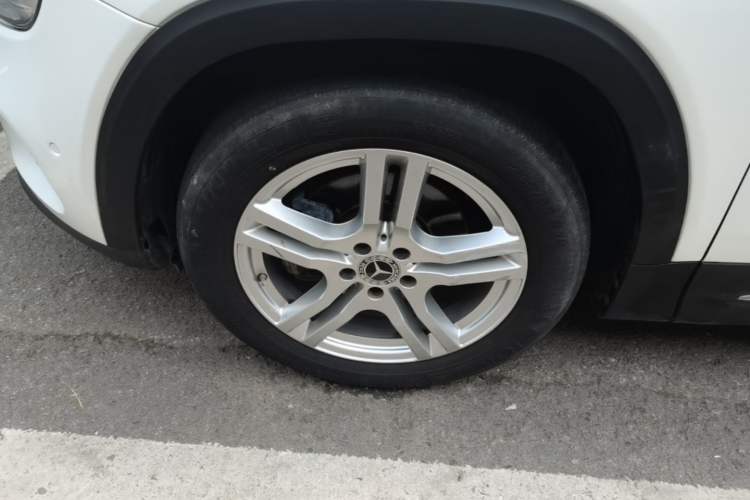 Used Mercedes-Benz GLB 2020 GLB 180 Dynamic Edition Left Front Wheel Hub