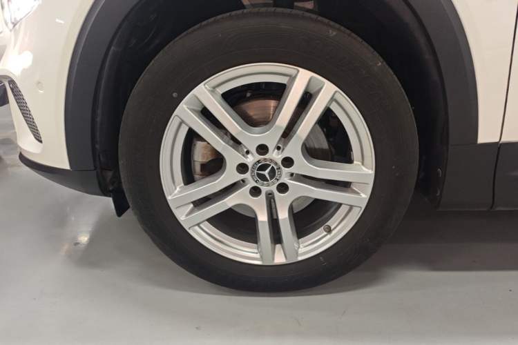 Used Mercedes-Benz GLB 2020 Updated GLB 200 Dynamic Edition Left Front Wheel Hub