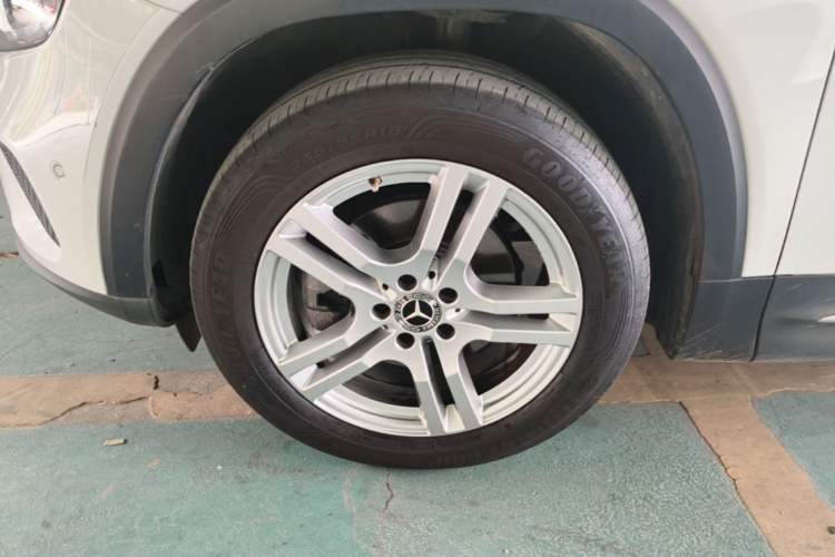 Used Mercedes-Benz GLB 2020 GLB 200 Dynamic Edition Left Front Wheel Hub