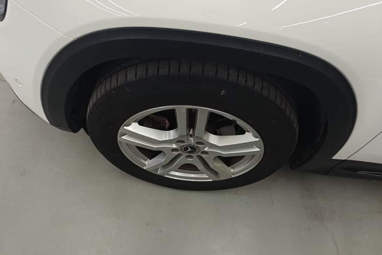 Used Mercedes-Benz GLB 2020 GLB 200 Dynamic Edition Left Front Wheel Hub