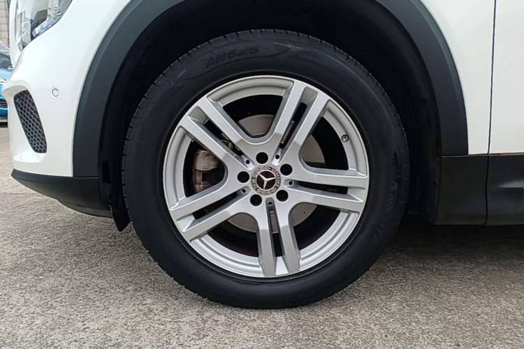 Used Mercedes-Benz GLB 2020 GLB 200 Dynamic Edition Left Front Wheel Hub