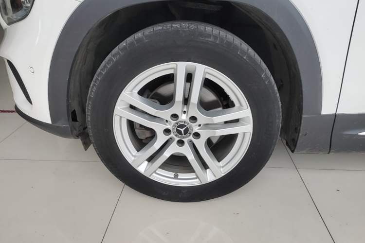 Used Mercedes-Benz GLB 2020 GLB 200 Dynamic Edition Left Front Wheel Hub
