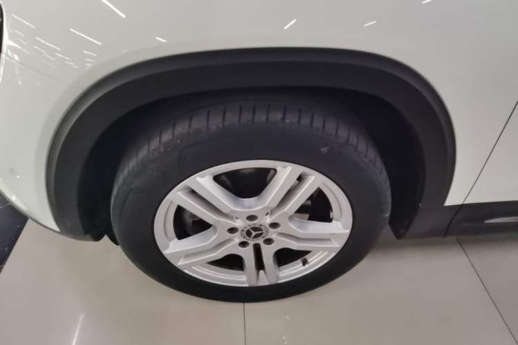 Used Mercedes-Benz GLB 2020 GLB 200 Dynamic Edition Left Front Wheel Hub