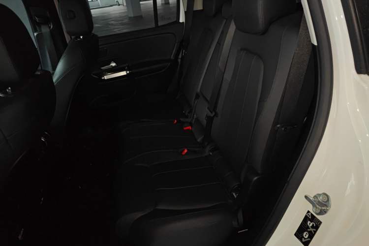 Used Mercedes-Benz GLB 2020 GLB 200 Dynamic Edition Left Rear Seat