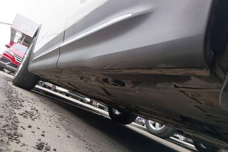 Used Mercedes-Benz GLB 2020 GLB 180 Fashion Model Left Side Sill