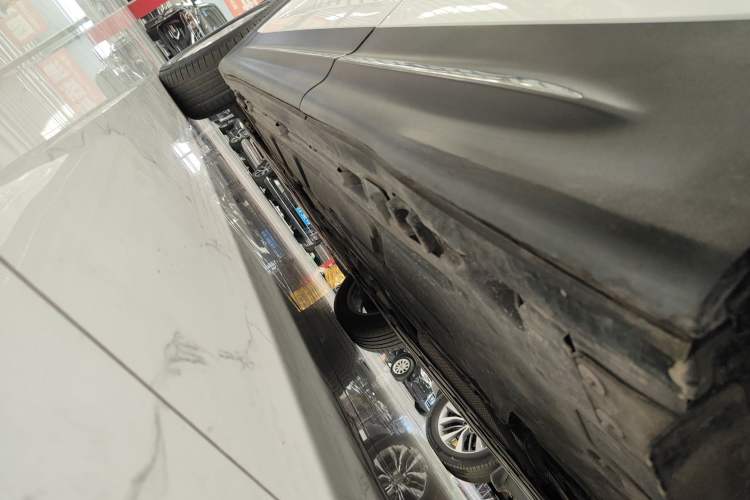 Used Mercedes-Benz GLB 2020 Updated GLB 200 Dynamic Edition Left Side Sill