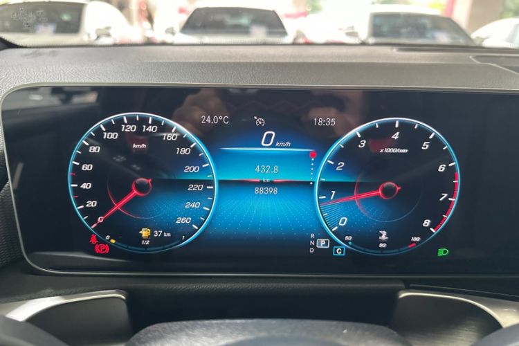Used Mercedes-Benz GLB 2020 GLB 180 Fashion Model Odometer Close Up