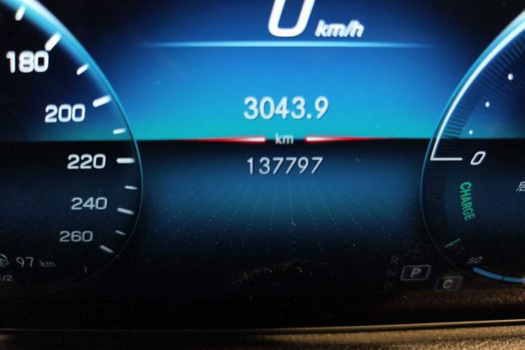 Used Mercedes-Benz GLB 2020 GLB 180 Fashion Model Odometer Close Up