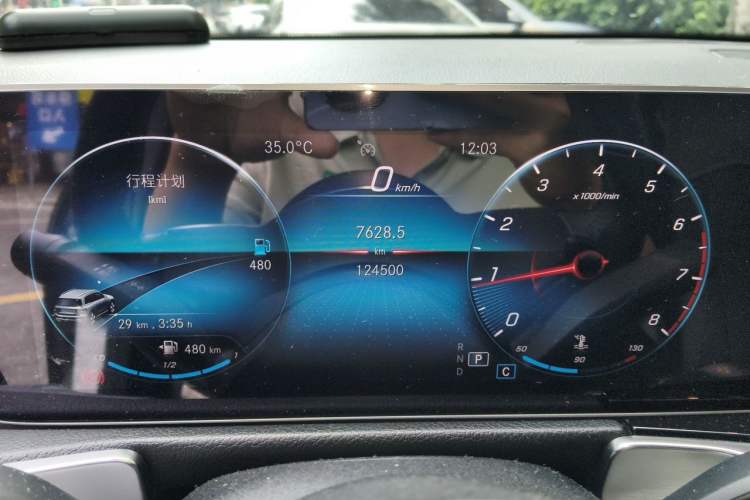 Used Mercedes-Benz GLB 2020 GLB 200 Stylish Edition Odometer Close Up