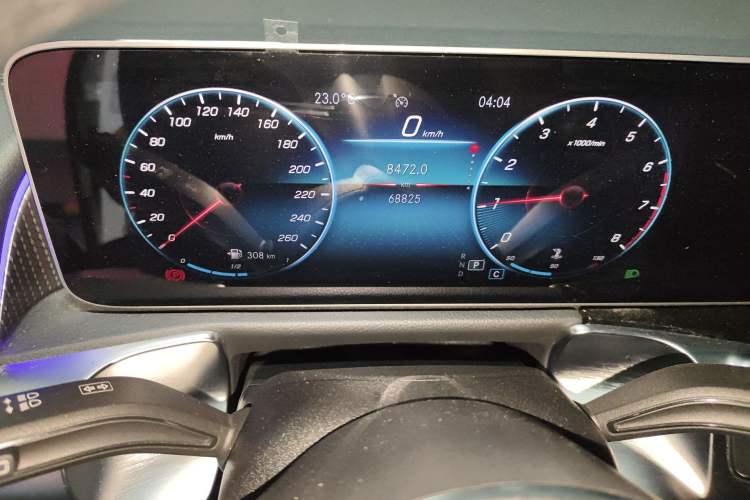 Used Mercedes-Benz GLB 2020 Facelift GLB 200 Fashion Edition Odometer Close Up