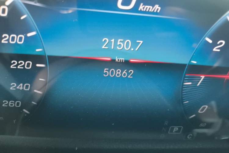 Used Mercedes-Benz GLB 2020 GLB 200 Dynamic Edition Odometer Close Up