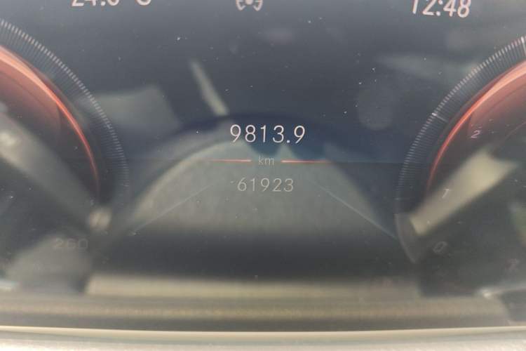 Used Mercedes-Benz GLB 2020 GLB 180 Dynamic Edition Odometer Close Up