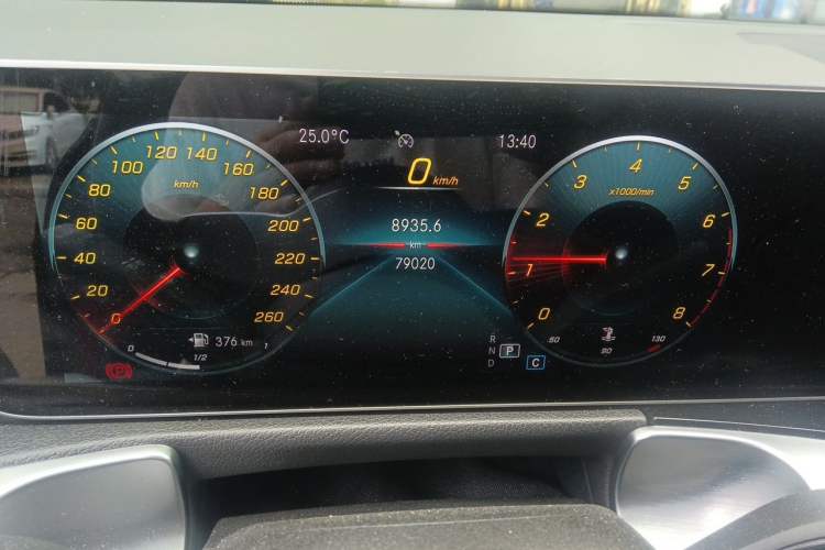 Used Mercedes-Benz GLB 2020 GLB 180 Fashion Model Odometer Close Up