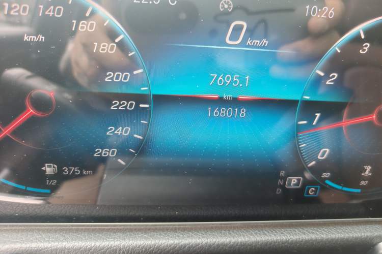 Used Mercedes-Benz GLB 2020 GLB 200 Stylish Edition Odometer Close Up