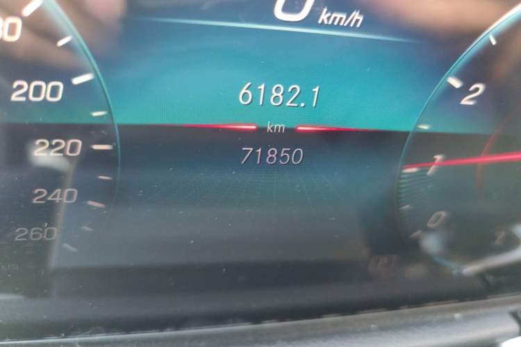Used Mercedes-Benz GLB 2020 GLB 180 Dynamic Edition Odometer Close Up