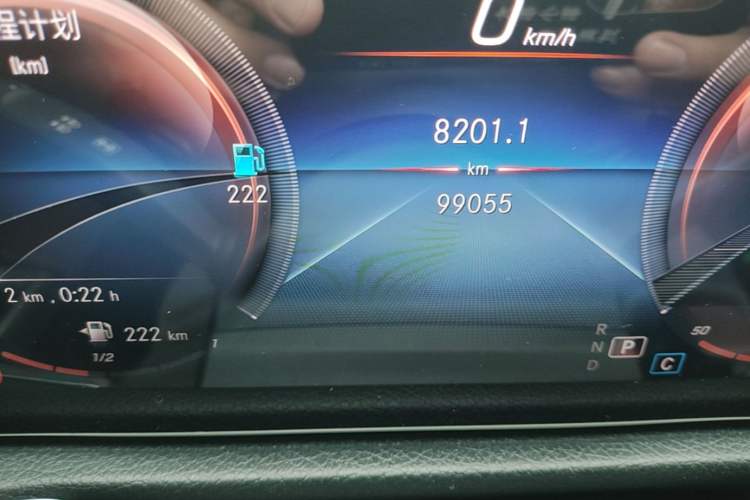 Used Mercedes-Benz GLB 2020 GLB 200 Stylish Edition Odometer Close Up