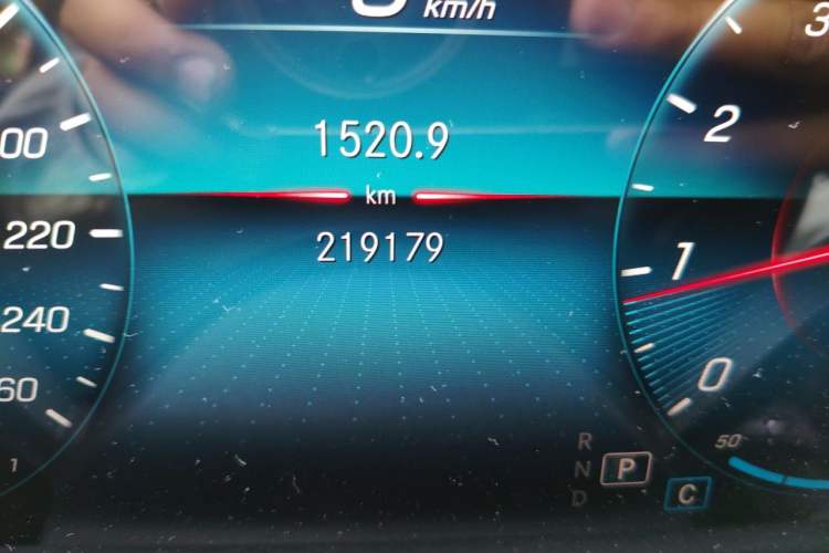 Used Mercedes-Benz GLB 2020 Facelift GLB 200 Fashion Edition Odometer Close Up
