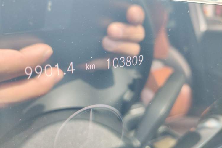 Used Mercedes-Benz GLB 2020 Updated GLB 200 Dynamic Edition Odometer Close Up