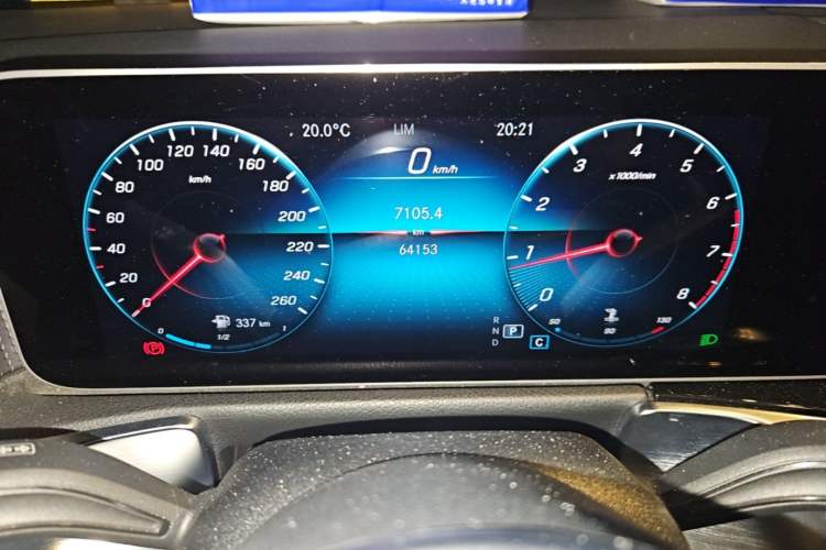 Used Mercedes-Benz GLB 2020 GLB 200 Dynamic Edition Odometer Close Up