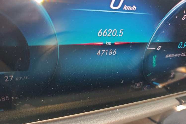 Used Mercedes-Benz GLB 2020 GLB 180 Dynamic Edition Odometer Close Up