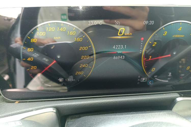 Used Mercedes-Benz GLB 2020 GLB 200 Dynamic Edition Odometer Close Up