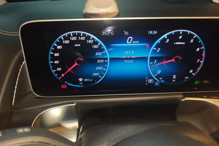 Used Mercedes-Benz GLB 2020 GLB 200 Dynamic Edition Odometer Close Up