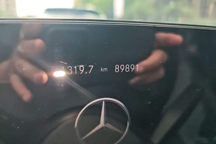 Used Mercedes-Benz GLB 2020 Facelift GLB 200 Fashion Edition Odometer Close Up