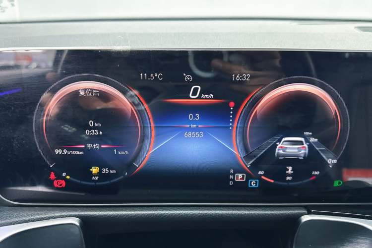 Used Mercedes-Benz GLB 2020 Facelift GLB 200 Fashion Edition Odometer Close Up
