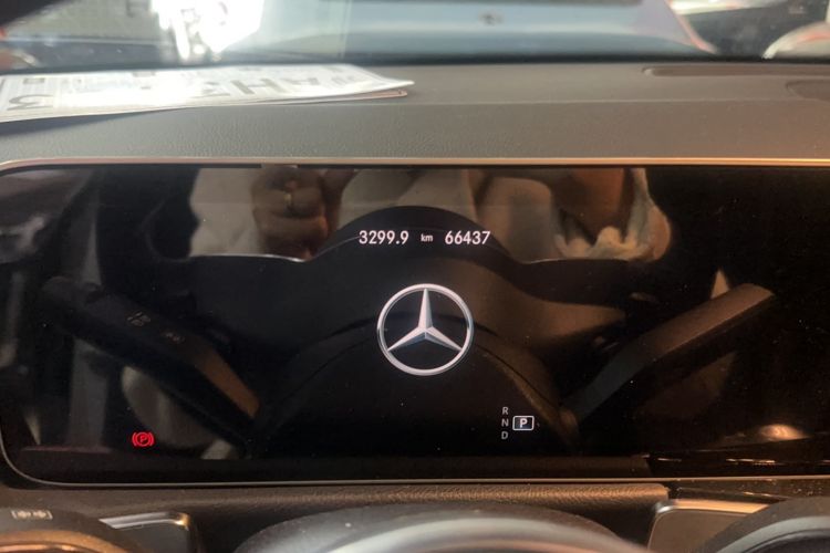 Used Mercedes-Benz GLB 2020 GLB 200 Dynamic Edition Odometer Close Up