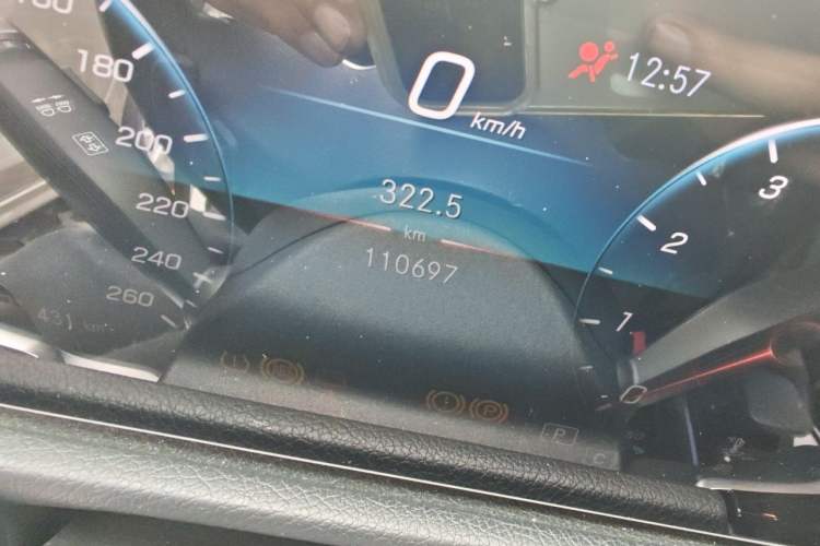 Used Mercedes-Benz GLB 2020 Facelift GLB 200 Fashion Edition Odometer Close Up