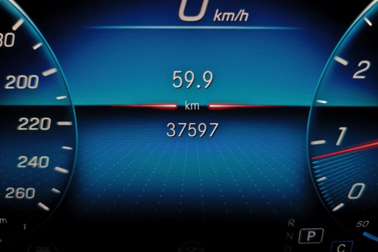Used Mercedes-Benz GLB 2020 GLB 200 Stylish Edition Odometer Close Up