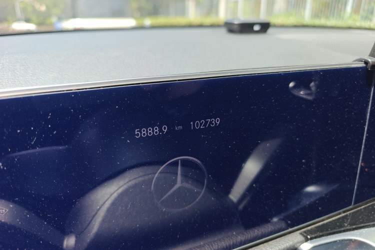 Used Mercedes-Benz GLB 2020 Facelift GLB 200 Fashion Edition Odometer Close Up