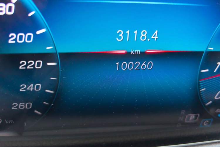 Used Mercedes-Benz GLB 2020 GLB 200 Dynamic Edition Odometer Close Up