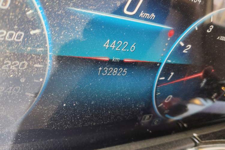 Used Mercedes-Benz GLB 2020 Facelift GLB 200 Fashion Edition Odometer Close Up