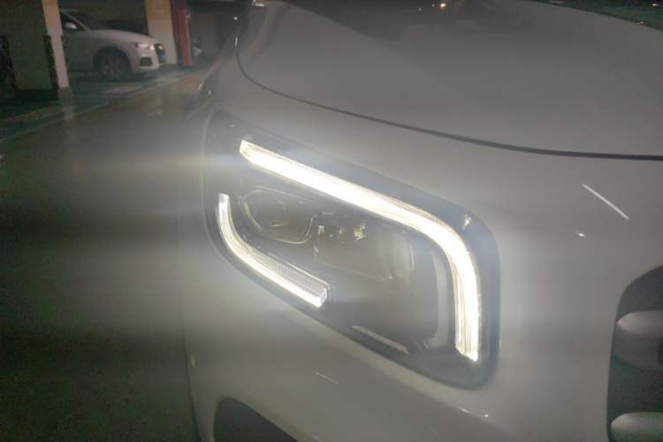 Used Mercedes-Benz GLB 2020 GLB 200 Stylish Edition Right Front Headlight