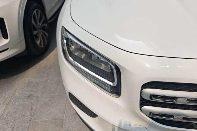 Used Mercedes-Benz GLB 2020 GLB 180 Dynamic Edition Right Front Headlight