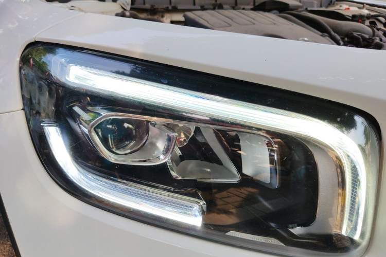 Used Mercedes-Benz GLB 2020 Facelift GLB 200 Fashion Edition Right Front Headlight