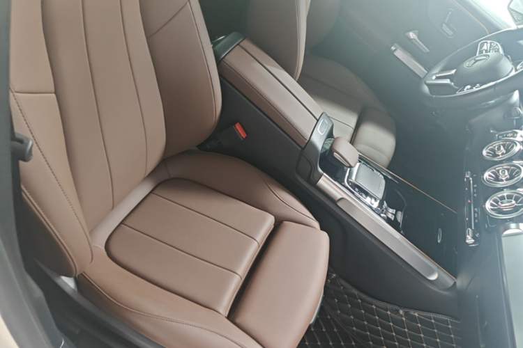 Used Mercedes-Benz GLB 2020 GLB 200 Stylish Edition Right Front Seat