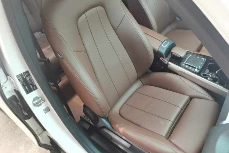 Used Mercedes-Benz GLB 2020 GLB 180 Dynamic Edition Right Front Seat