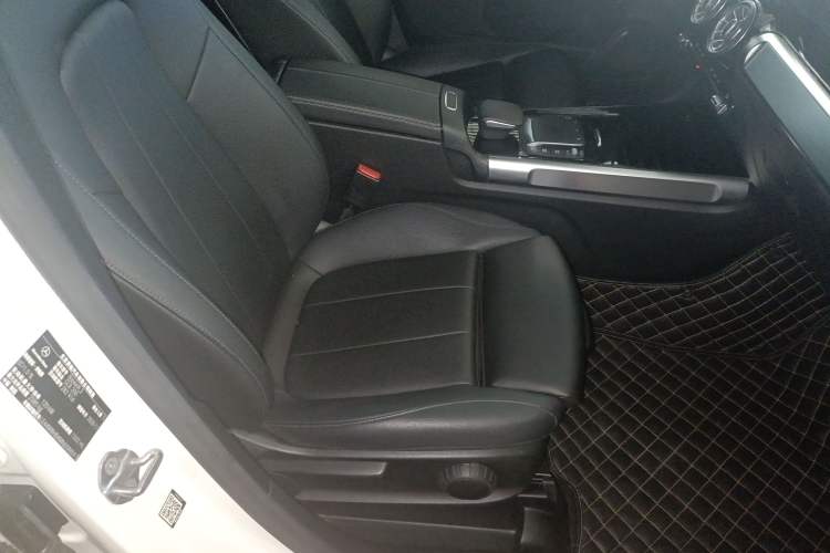 Used Mercedes-Benz GLB 2020 GLB 200 Dynamic Edition Right Front Seat