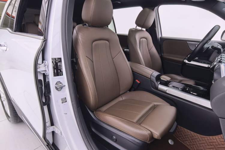 Used Mercedes-Benz GLB 2020 Facelift GLB 200 Fashion Edition Right Front Seat