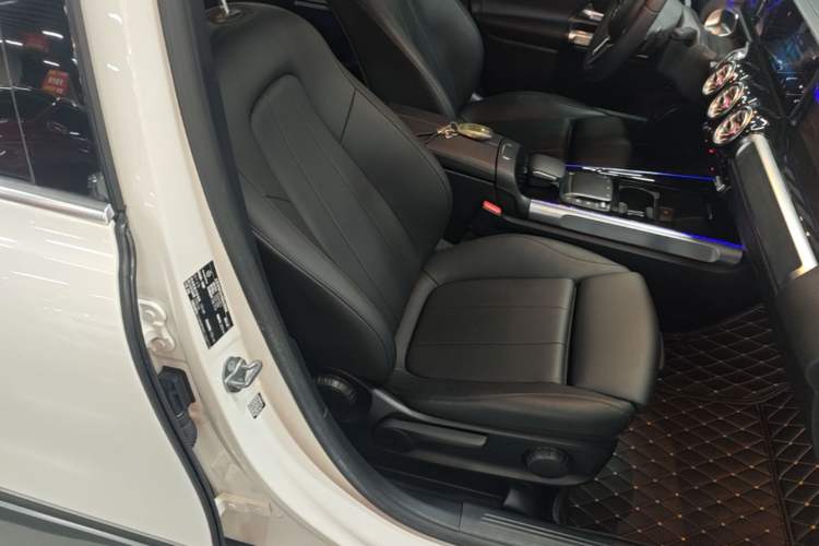 Used Mercedes-Benz GLB 2020 Updated GLB 200 Dynamic Edition Right Front Seat