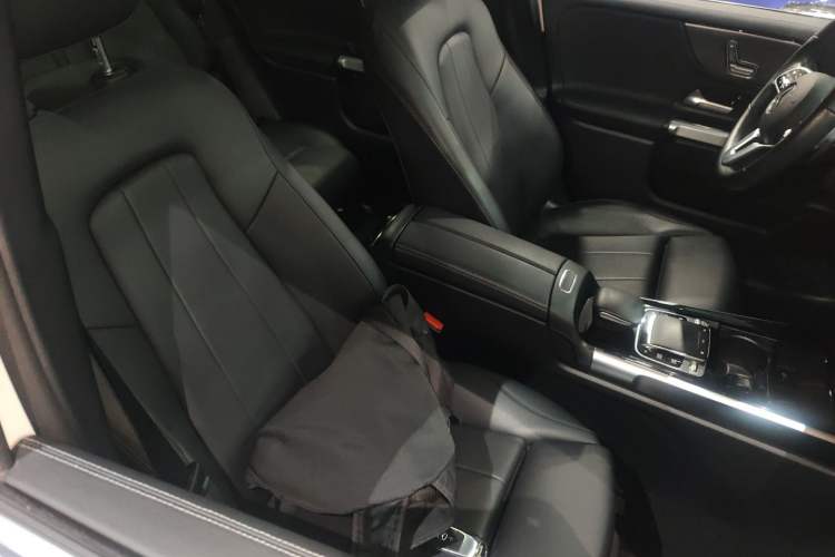 Used Mercedes-Benz GLB 2020 GLB 200 Dynamic Edition Right Front Seat