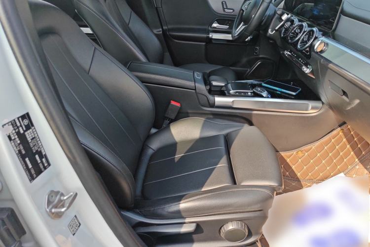 Used Mercedes-Benz GLB 2020 GLB 180 Dynamic Edition Right Front Seat