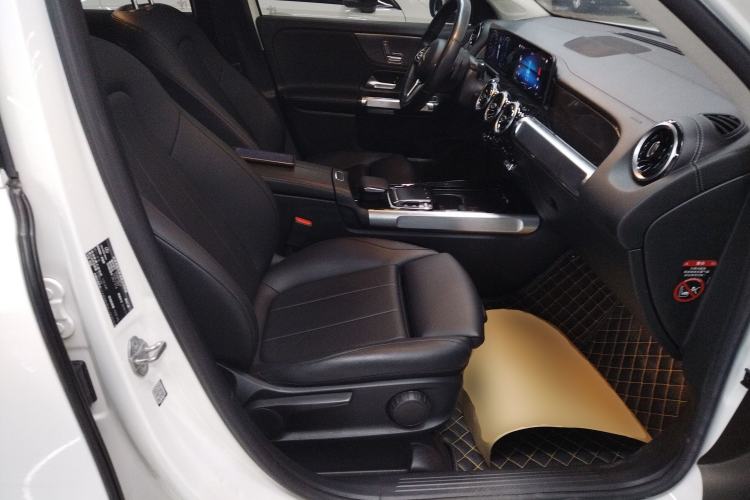 Used Mercedes-Benz GLB 2020 GLB 200 Dynamic Edition Right Front Seat
