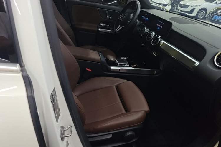 Used Mercedes-Benz GLB 2020 GLB 200 Dynamic Edition Right Front Seat