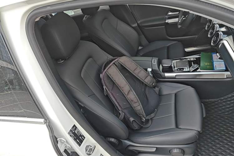 Used Mercedes-Benz GLB 2020 GLB 200 Dynamic Edition Right Front Seat