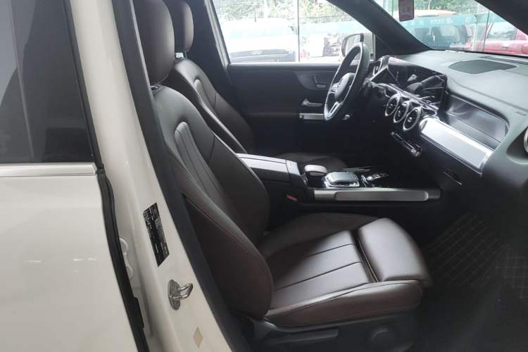 Used Mercedes-Benz GLB 2020 GLB 200 Dynamic Edition Right Front Seat