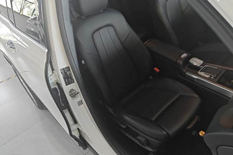 Used Mercedes-Benz GLB 2020 Updated GLB 200 Dynamic Edition Right Front Seat