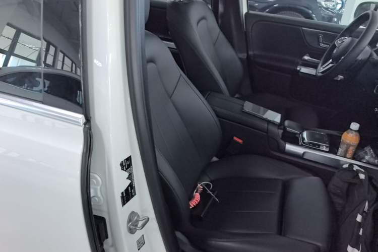 Used Mercedes-Benz GLB 2020 GLB 200 Dynamic Edition Right Front Seat
